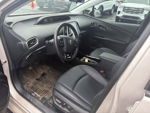 Used 2022 Toyota Prius Prime XLE image 9