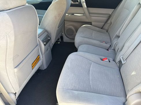 Used 2011 Toyota Highlander 4WD image 45