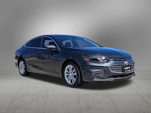 Used 2018 Chevrolet Malibu LT w/ LPO, Convenience Package 2 image 8