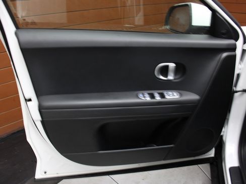 Used 2024 Hyundai Ioniq 5 SEL image 17