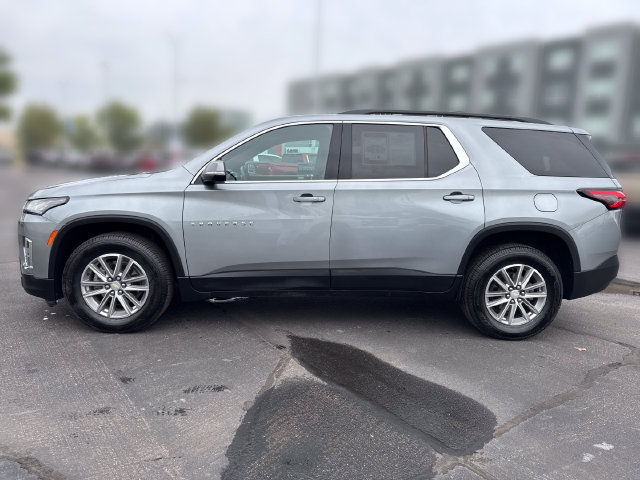 Used 2023 Chevrolet Traverse LT AWD/4WD image 2