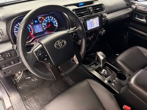 Used 2019 Toyota 4Runner TRD Off-Road Premium AWD/4WD image 7