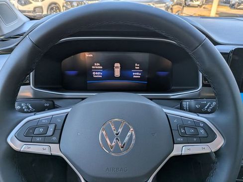 New 2026 Volkswagen Taos SE FWD image 33