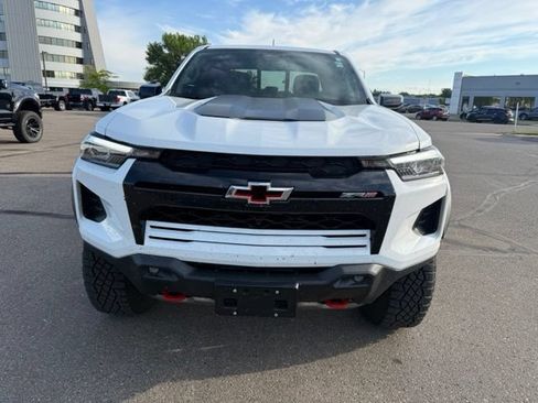 Used 2024 Chevrolet Colorado ZR2 w/ Technology Package AWD/4WD image 5