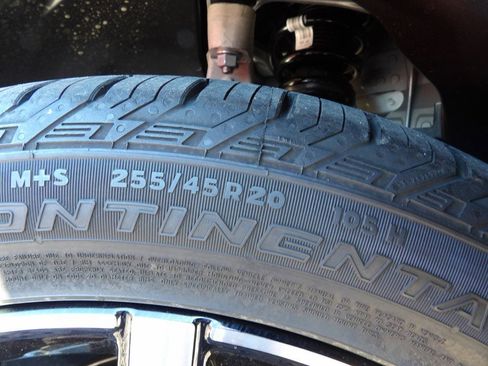 New 2026 Volvo XC60 B5 Plus w/ Protection Package Premier image 28