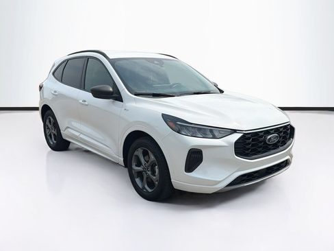 Used 2023 Ford Escape ST-Line w/ Tech Pack #1 AWD/4WD image 3