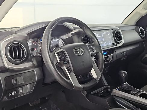 Used 2022 Toyota Tacoma SR5 w/ Technology Package RWD image 14