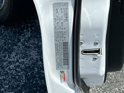 Used 2024 Jeep Compass Sport image 33