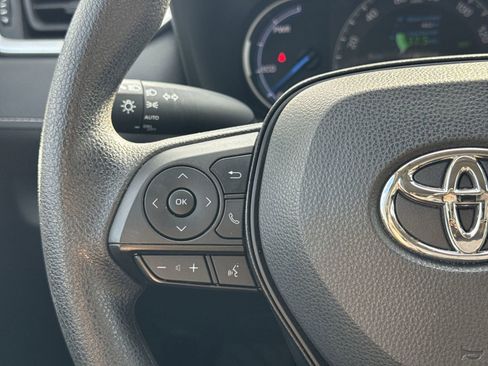 Used 2025 Toyota RAV4 XLE image 19