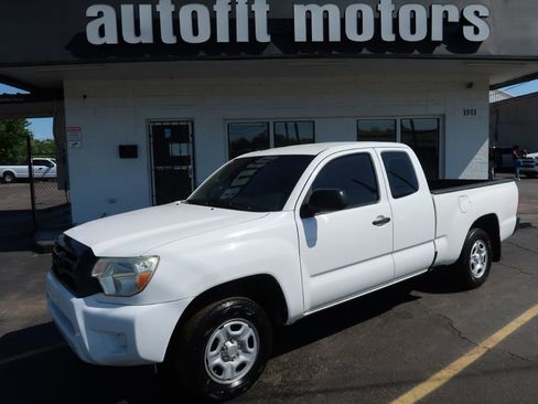 Used 2015 Toyota Tacoma 2WD Access Cab image 1
