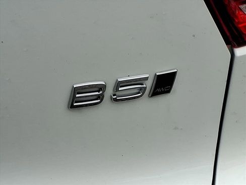 New 2026 Volvo XC40 B5 Plus w/ Protection Package Premier image 6