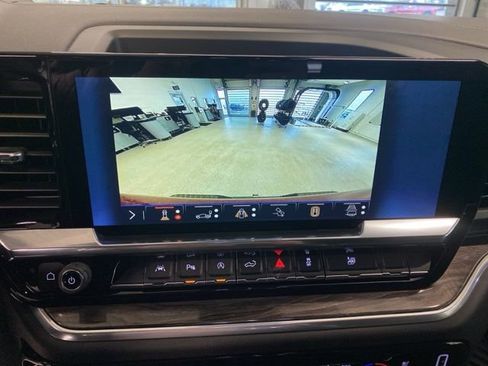New 2026 Chevrolet Silverado 1500 LTZ w/ LTZ Premium Package AWD/4WD image 18