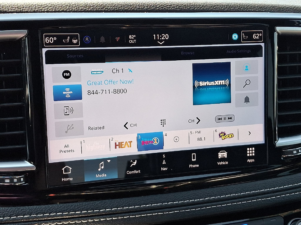 Used 2025 Chrysler Pacifica Limited FWD image 21