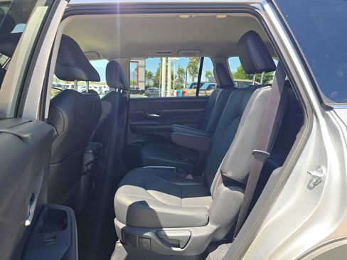 Certified 2026 Toyota Grand Highlander FWD image 19