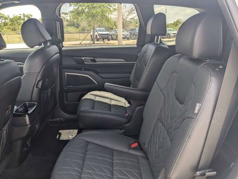 Certified 2025 Kia Telluride SX X-Line AWD/4WD image 19