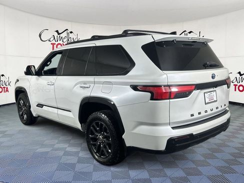 Used 2023 Toyota Sequoia Platinum AWD/4WD image 5