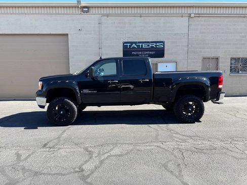 Used 2007 GMC Sierra 2500 SLE w/ Z71 Off-Road Package AWD/4WD image 5