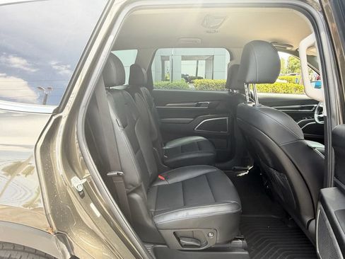 Used 2024 Kia Telluride S AWD/4WD image 17