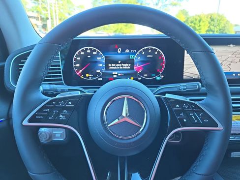 New 2026 Mercedes-Benz GLS 450 4MATIC image 19
