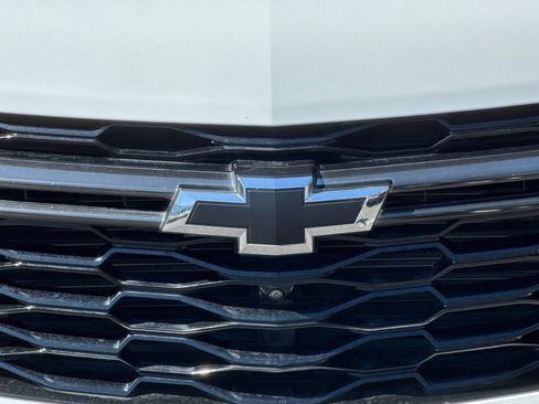 Used 2023 Chevrolet Traverse RS AWD/4WD image 44