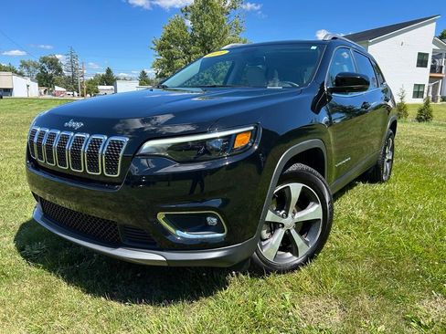 Used 2019 Jeep Cherokee Limited w/ Luxury Group AWD/4WD image 9