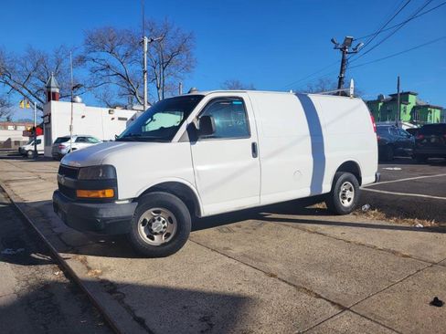 Used 2019 Chevrolet Express 2500 w/ Driver Convenience Package RWD image 2