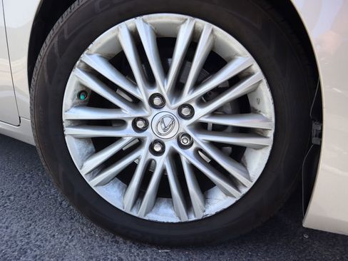 Used 2016 Lexus ES 350 w/ Accessory Package 2 FWD image 16