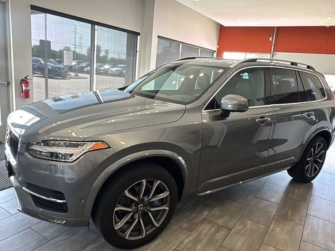Used 2017 Volvo XC90 T6 Momentum w/ Vision Package AWD/4WD image 12
