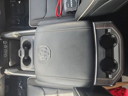 Used 2025 RAM 1500 Laramie AWD/4WD image 21