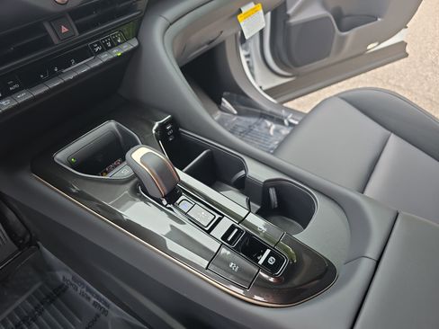 New 2026 Toyota Crown Platinum AWD/4WD image 22