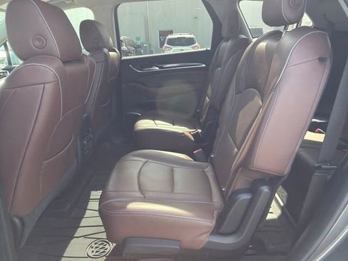 Used 2018 Buick Enclave Avenir w/ LPO, Cargo Package FWD image 18