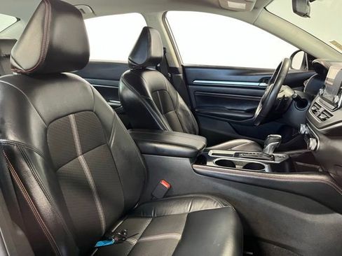 Used 2023 Nissan Altima 2.5 SR FWD image 10