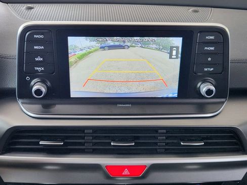 Used 2020 Kia Telluride LX FWD image 17