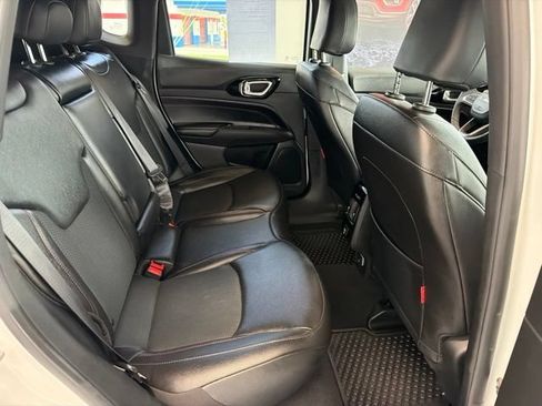 Used 2025 Jeep Compass Trailhawk AWD/4WD image 8