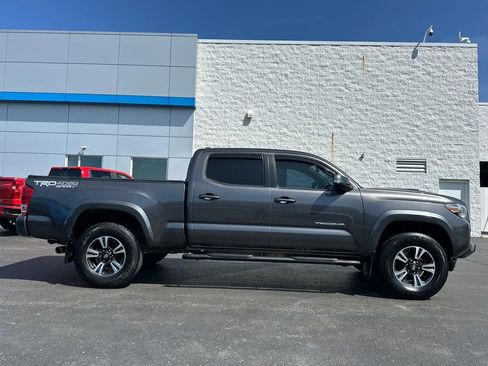 Used 2016 Toyota Tacoma TRD Sport w/ Towing Package image 5