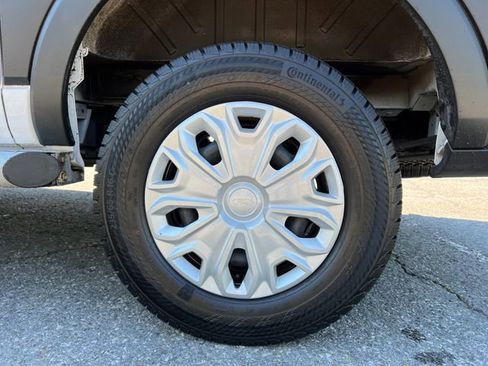 Used 2024 Ford Transit 250 Low Roof w/ Exterior Upgrade Package RWD image 15