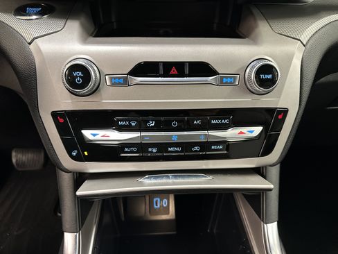 Certified 2023 Ford Explorer XLT w/ Equipment Group 202A image 32