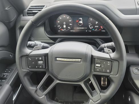 Used 2025 Land Rover Defender 110 V8 AWD/4WD image 19