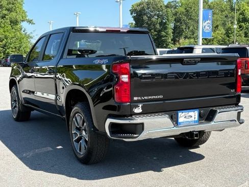 Used 2023 Chevrolet Silverado 1500 LT AWD/4WD image 3
