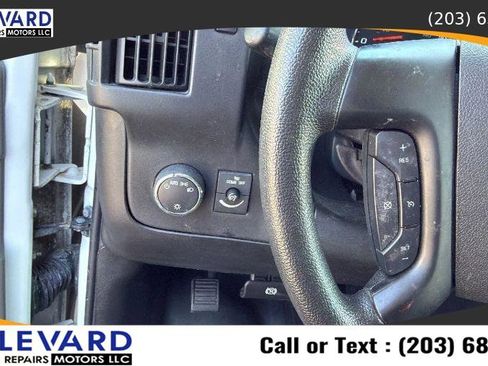 Used 2015 Chevrolet Express 2500 Extended RWD image 19