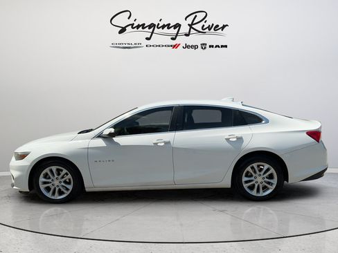 Used 2018 Chevrolet Malibu LT FWD image 4