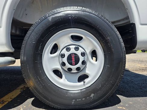 Used 2025 GMC Savana 2500 w/ Driver Convenience Package RWD image 22
