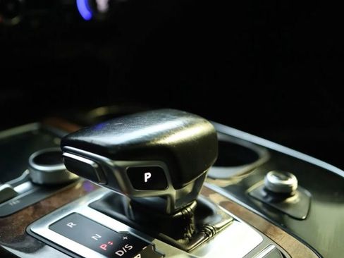 Used 2018 Audi Q7 3.0T Premium Plus w/ Premium Plus Package image 30