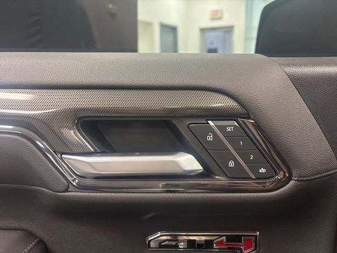 Used 2022 GMC Sierra 1500 AT4 w/ AT4 Premium Package image 31