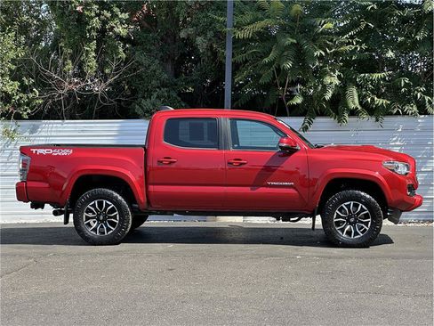 Used 2021 Toyota Tacoma TRD Sport w/ Advanced Technology Package AWD/4WD image 9