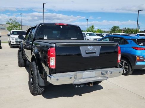 Used 2013 Nissan Frontier SV w/ SV Value Truck Pkg AWD/4WD image 2