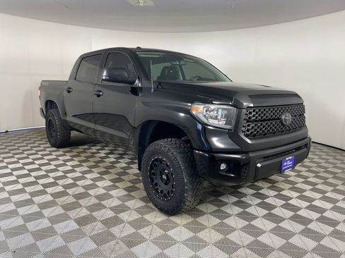 Used 2018 Toyota Tundra SR5 w/ TRD Off Road Package AWD/4WD image 25