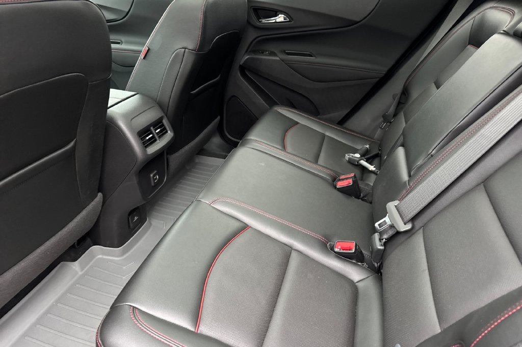Used 2023 Chevrolet Equinox RS w/ RS Leather Package FWD image 13