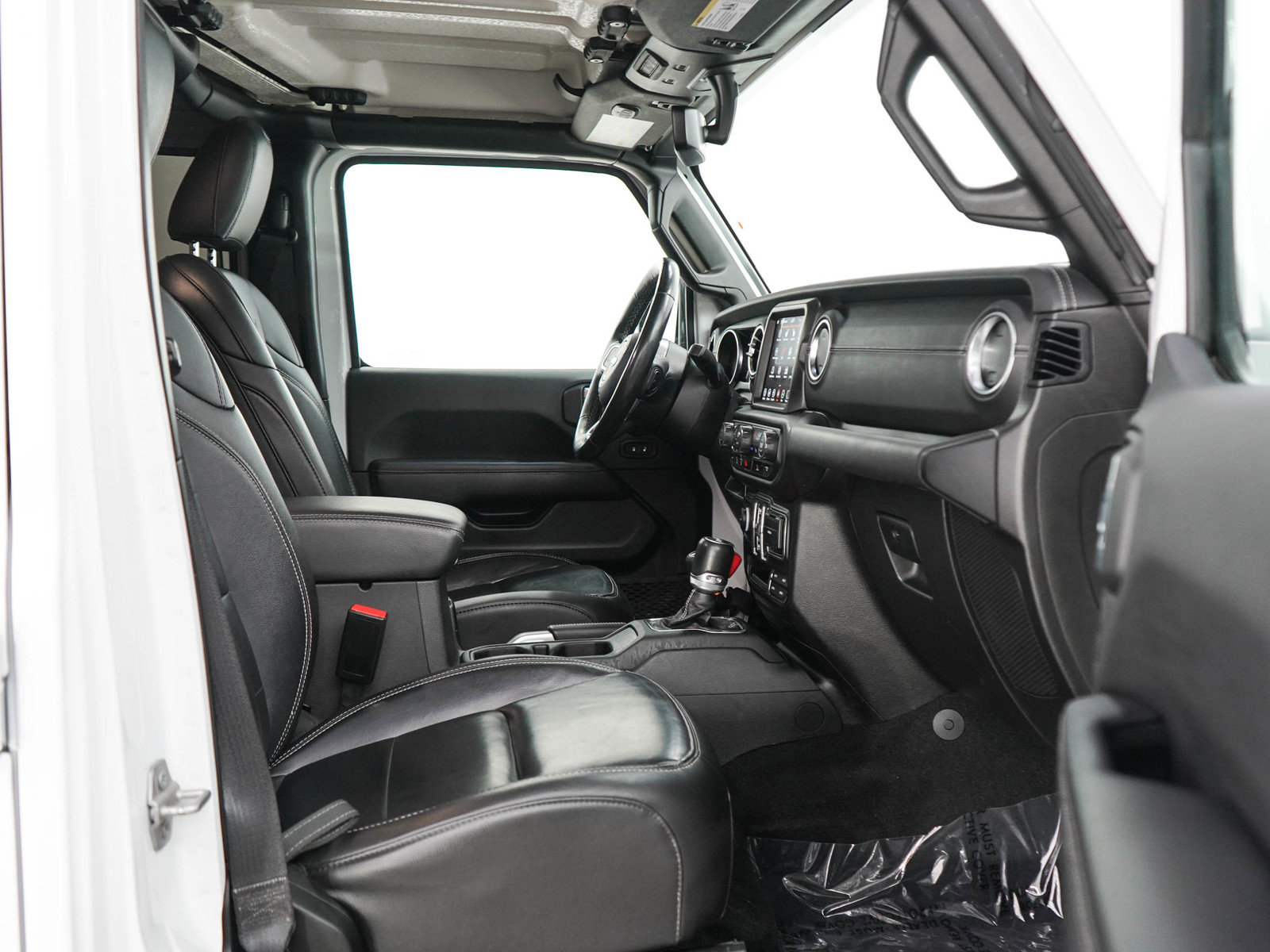 Used 2021 Jeep Wrangler Unlimited Sahara w/ Uconnect 4C Nav & Sound Group AWD/4WD image 11