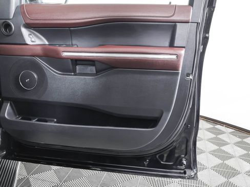 Used 2023 Ford Expedition Limited image 50